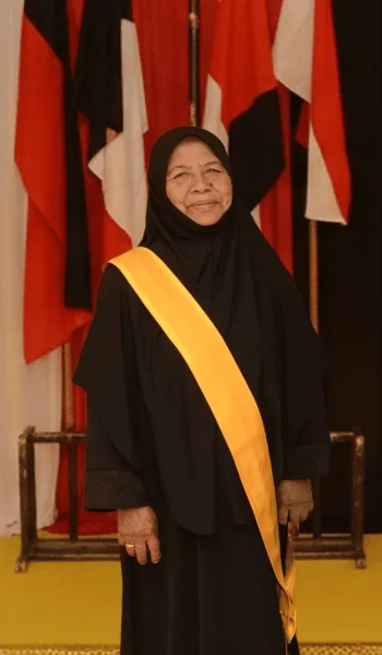 ibu-soko-perut-1-lembaga-adat-naning